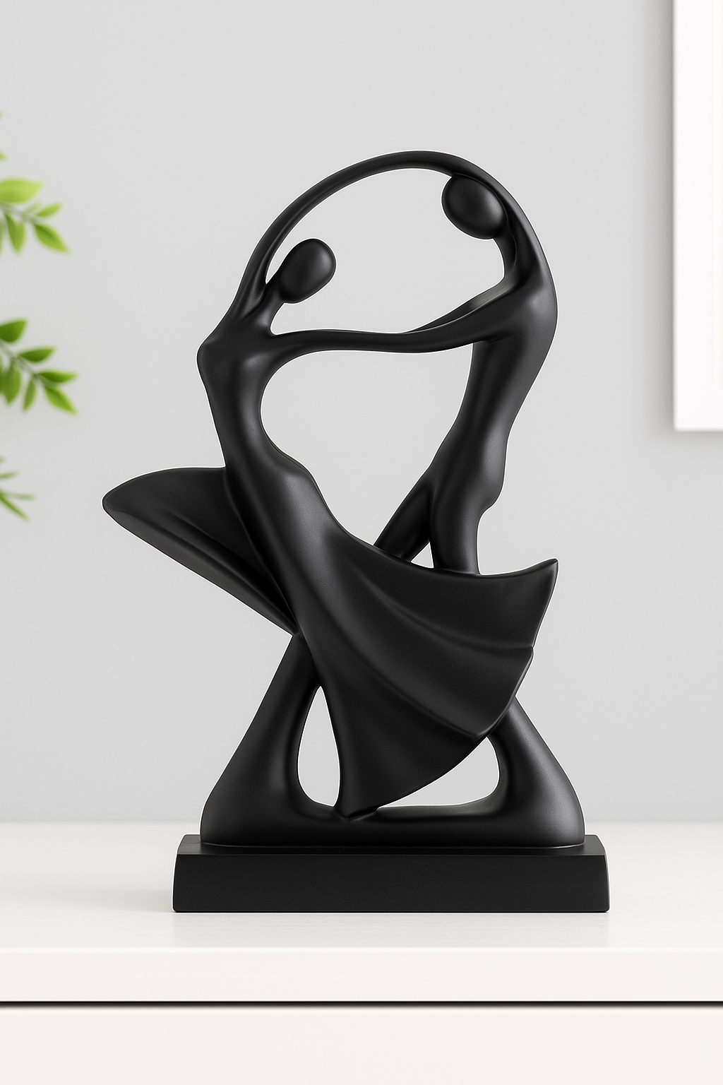 Romantic Dancing Couple Statue – 30 cm | Black | Polyresin