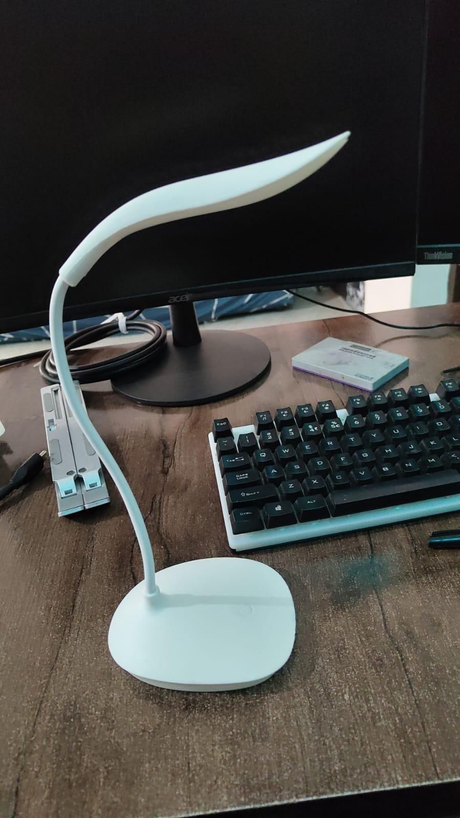Gesto Plastic LED Study Lamp Rechargeable